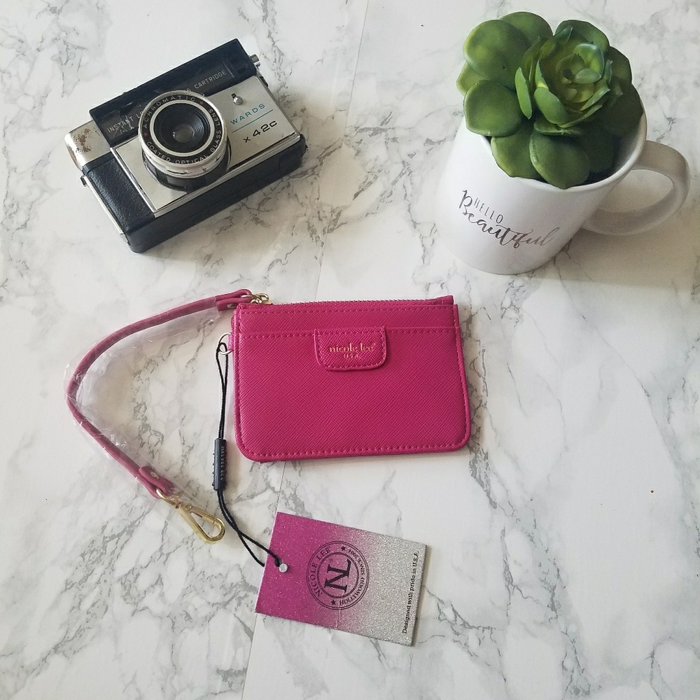 Nicole Lee Minimalistic style wallett